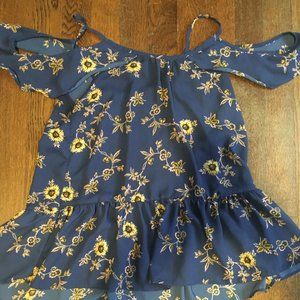 Blue sunflower top